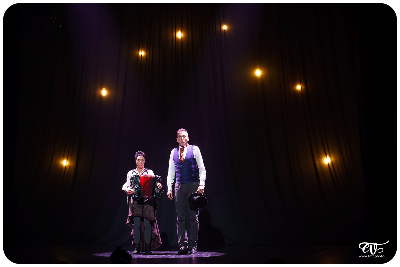 LA CLAQUE (FRED RADIX)